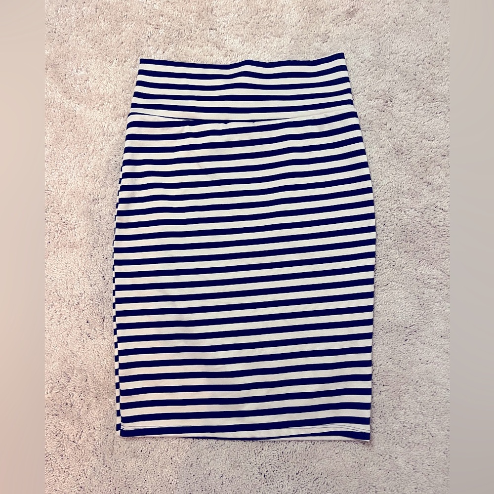 💋LulaRoe Cream and Black Striped Pencil Skirt/ Size Small